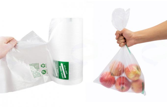 Ясный плоский полиэтиленовый пакет упаковки еды на крене для фруктов и овощей
